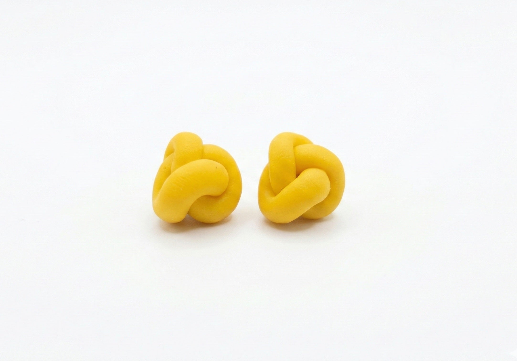 Clay knots