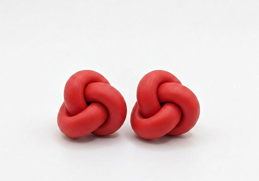 Clay knots