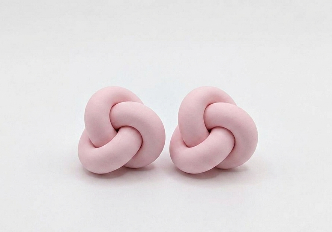 Clay knots